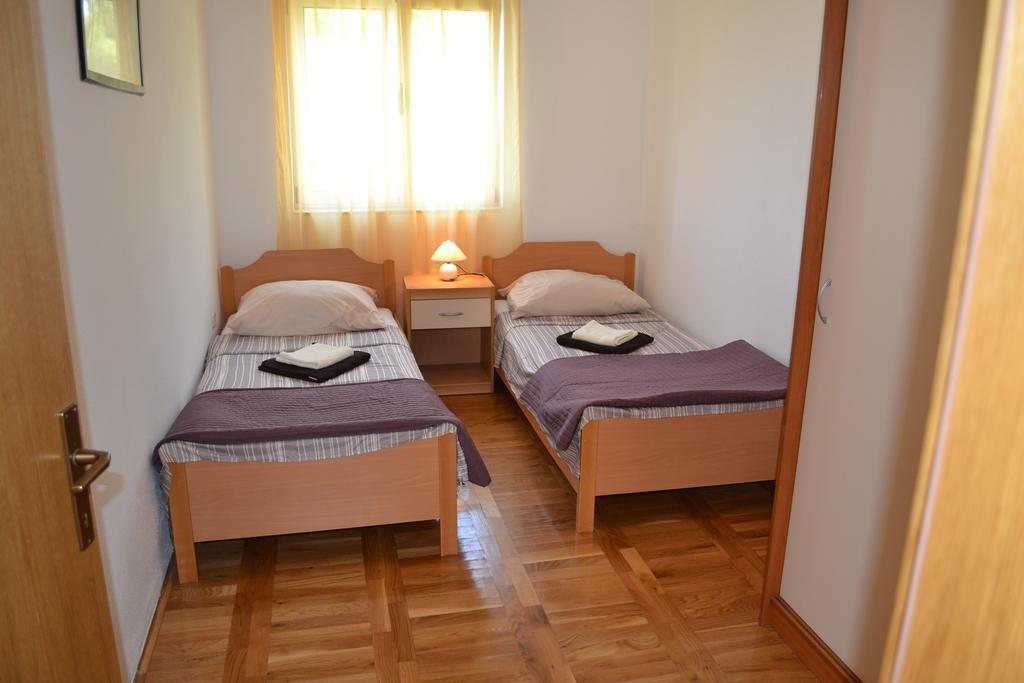 Apartments Marina Srima Bagian luar foto